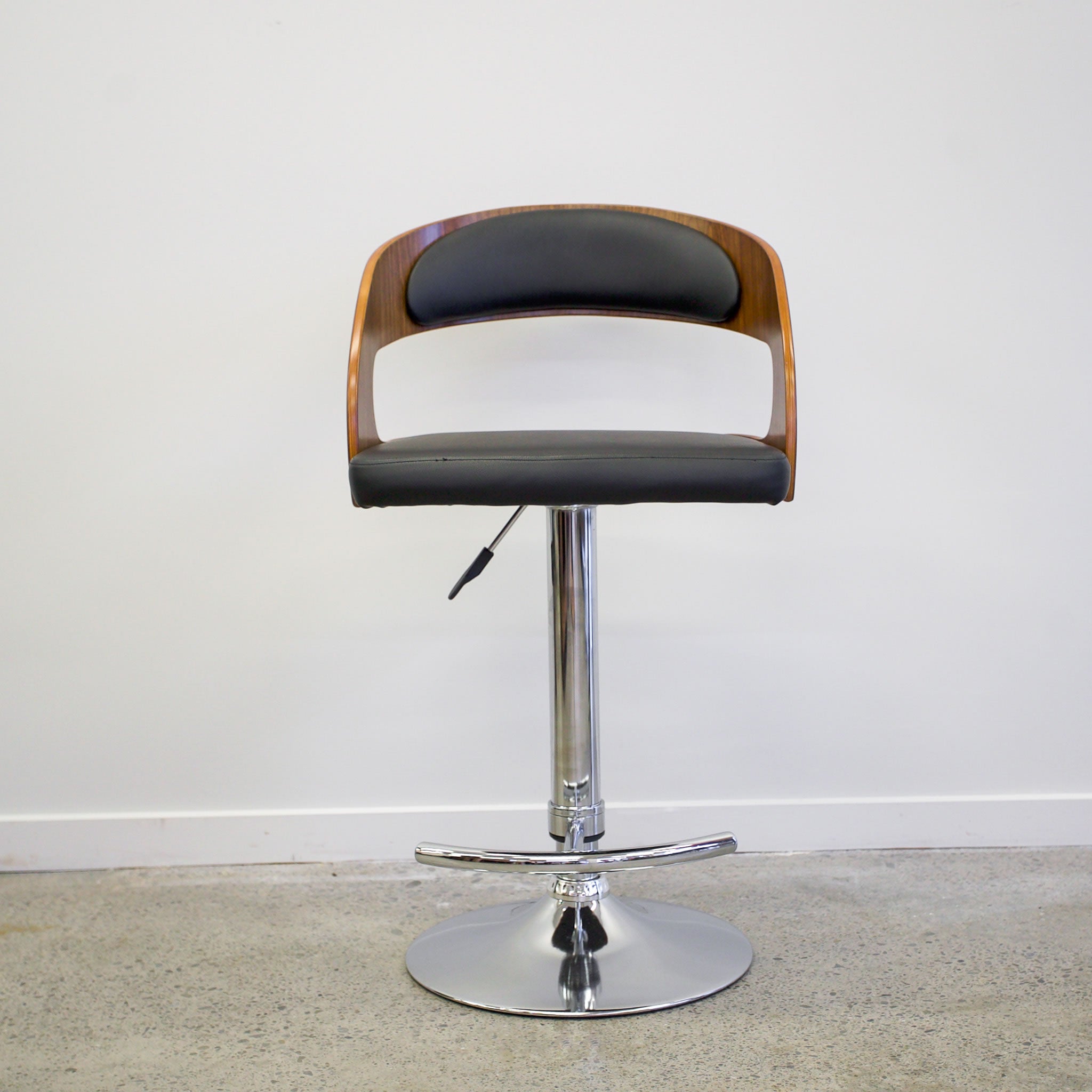 Brooklyn Curved Back Bar Stool - Black/Chrome