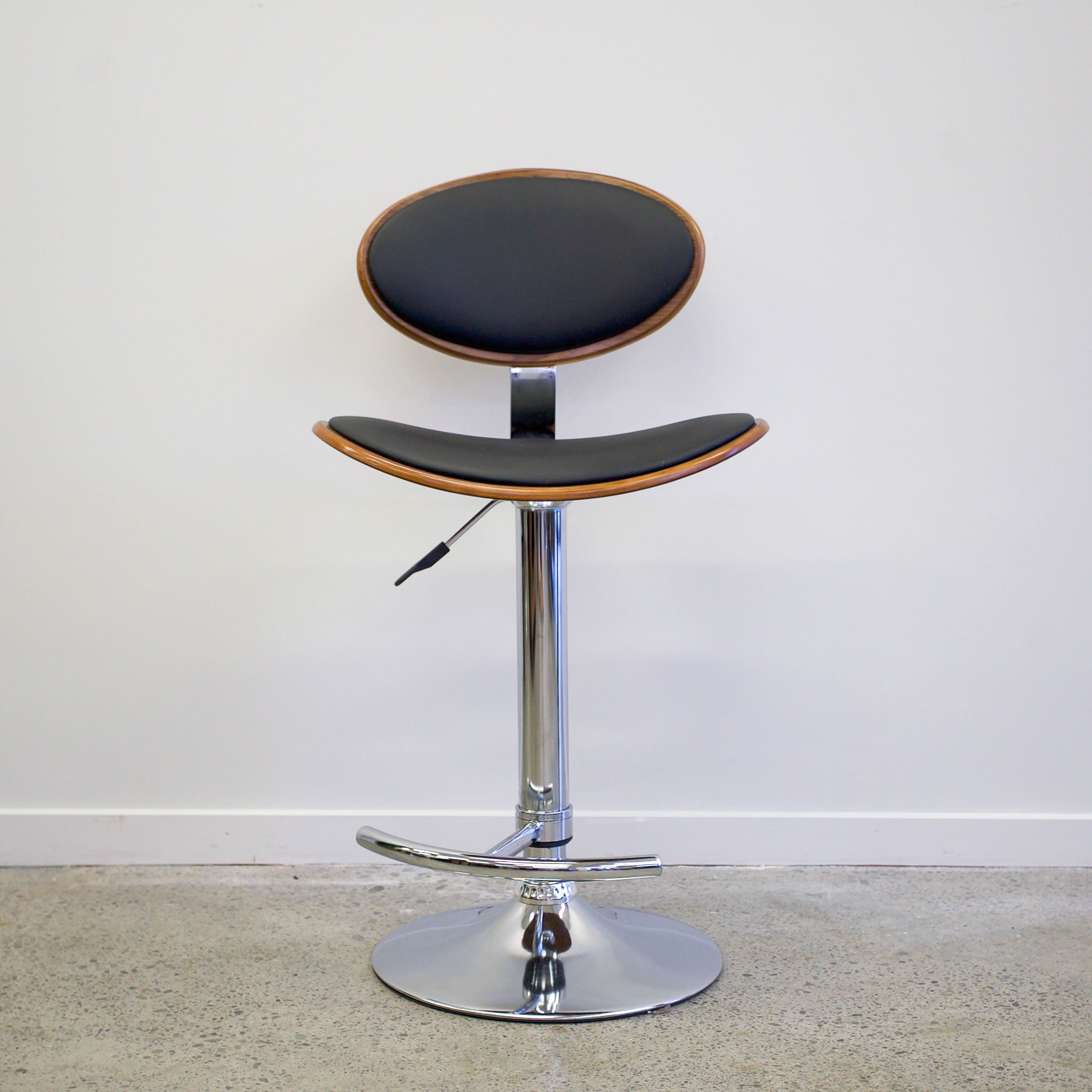 Manhattan Oval Back Bar Stool - Black/Chrome base