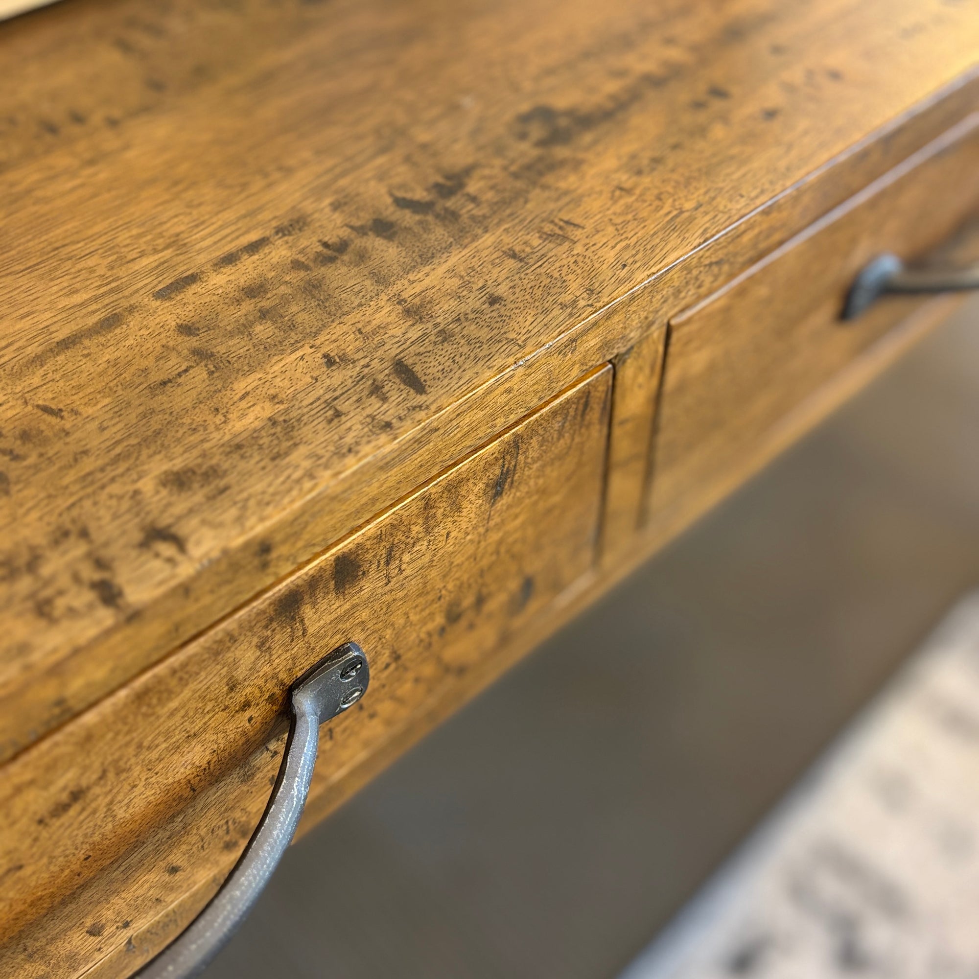 Baker Console - Smokehouse