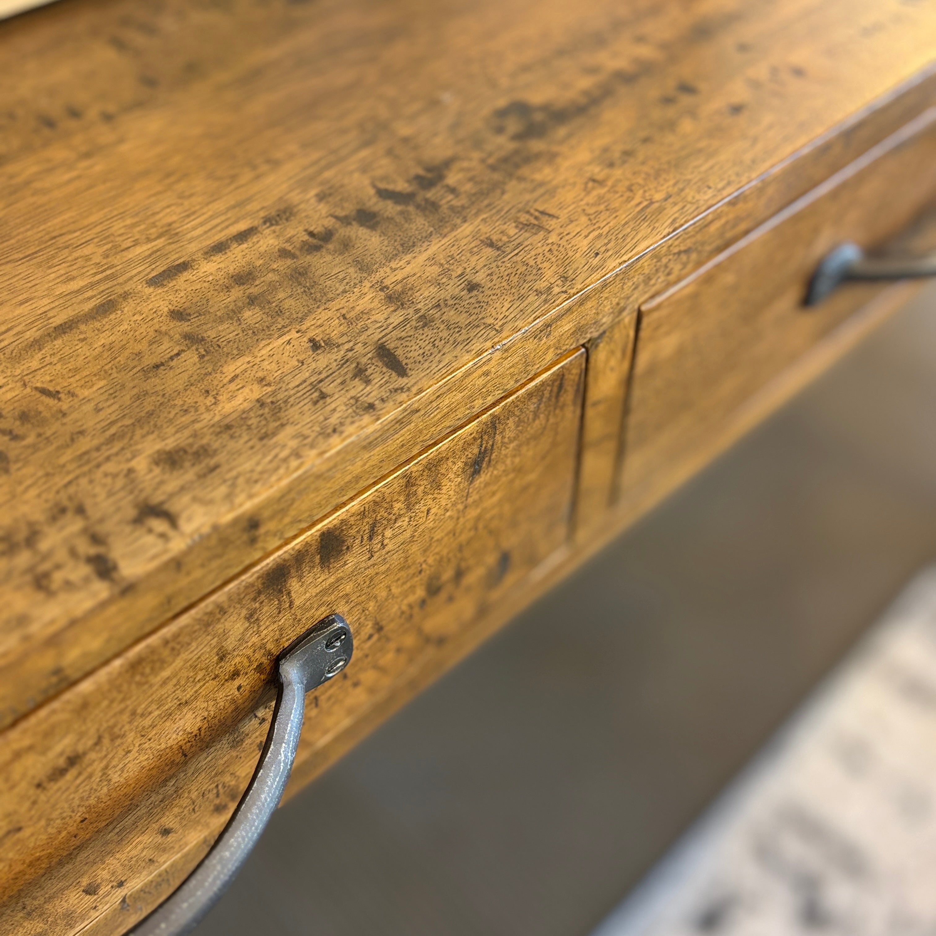 Baker Console - Smokehouse