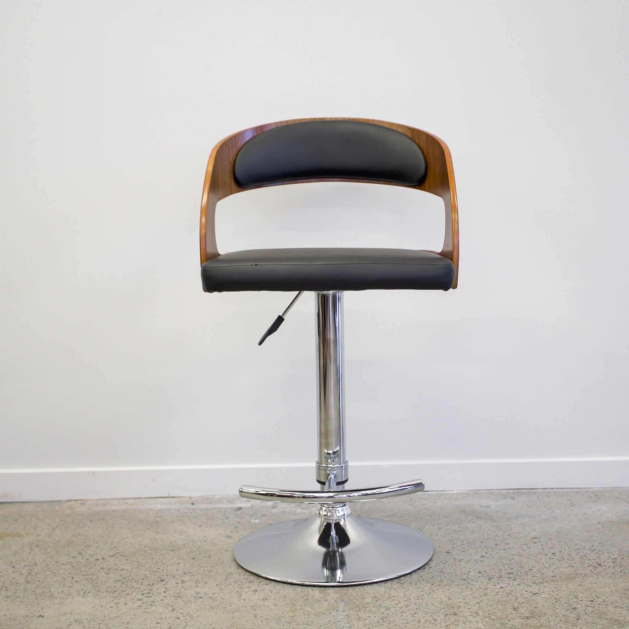 Brooklyn Curved Back Bar Stool - Black/Chrome