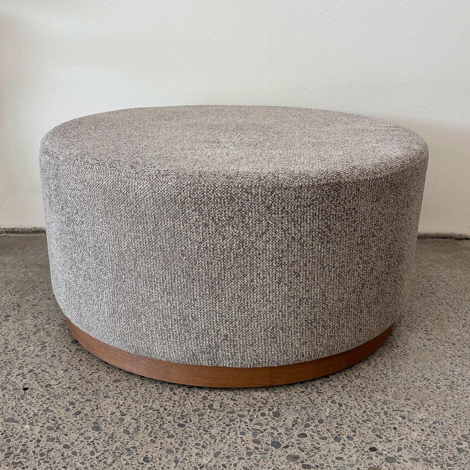 Nova Ottoman - Latte