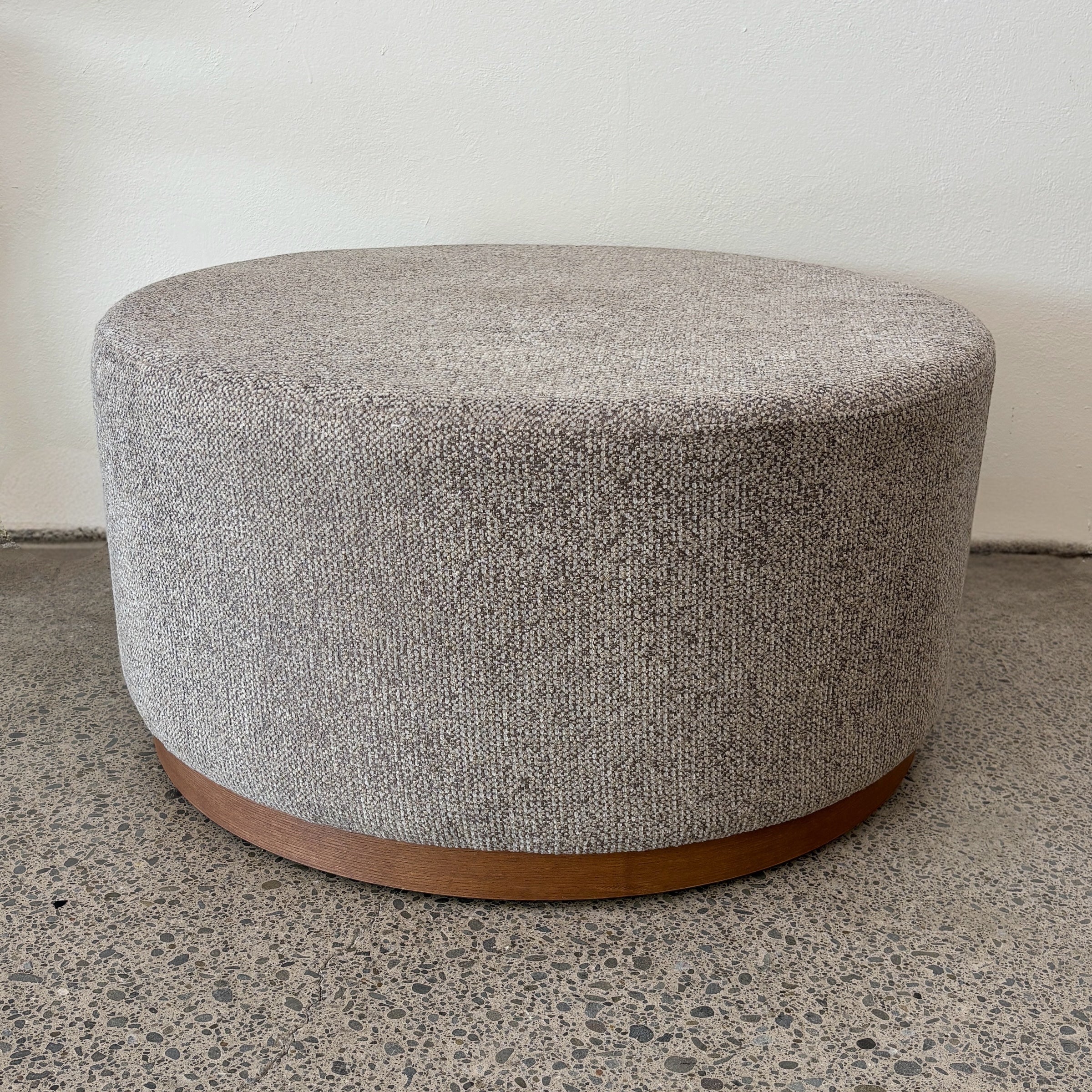 Nova Ottoman - Latte
