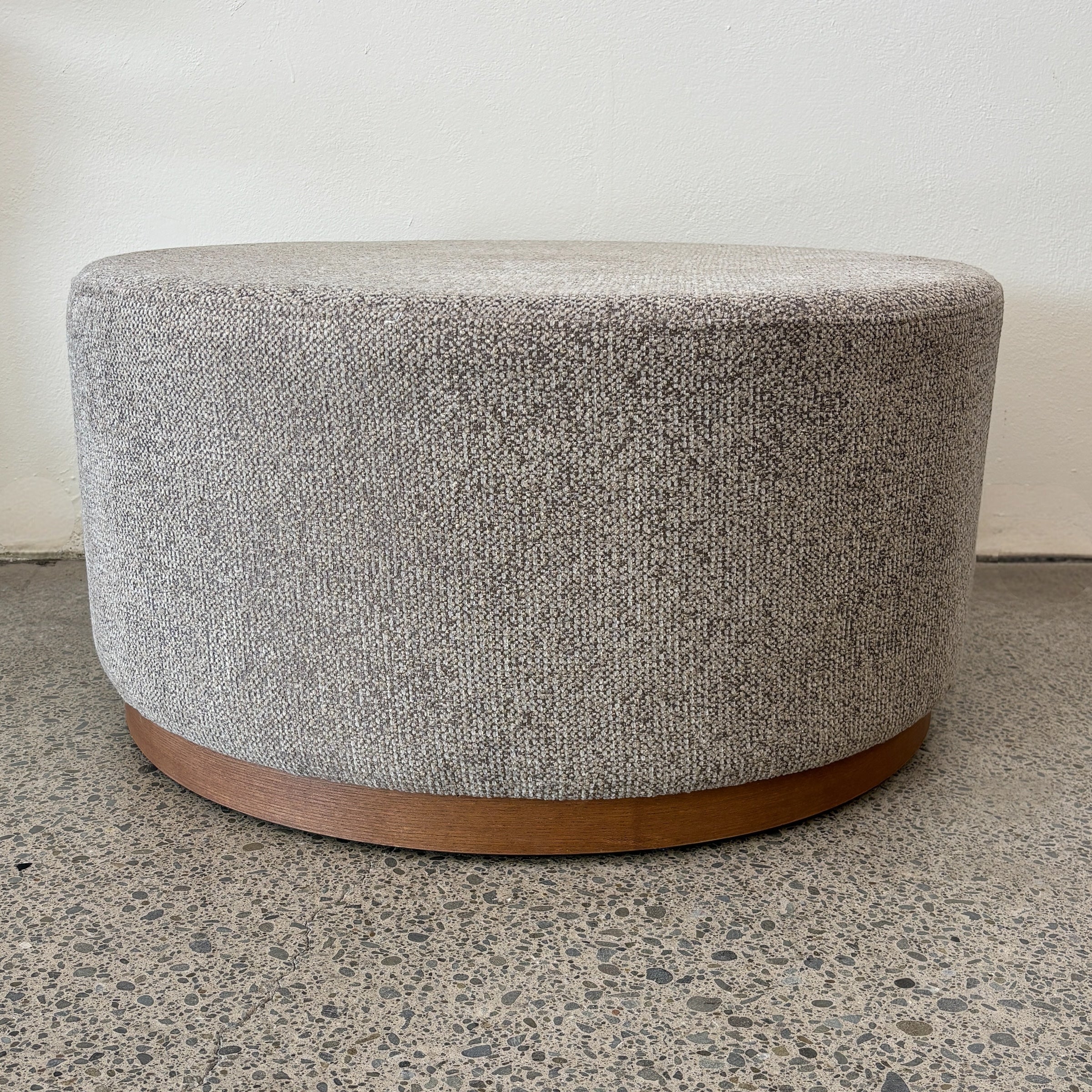 Nova Ottoman - Latte