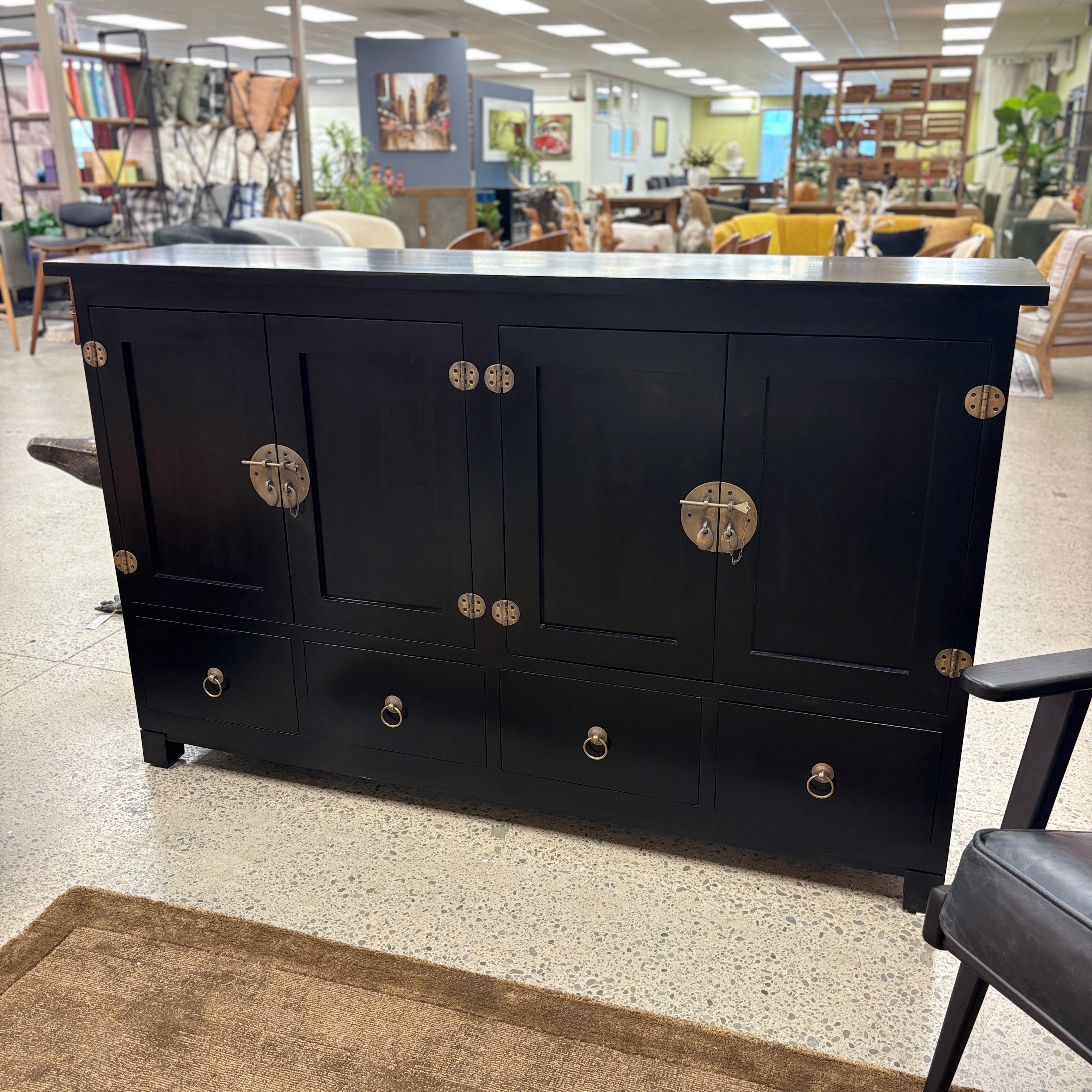 Oriental Sideboard - 4 Door 4 Drawer