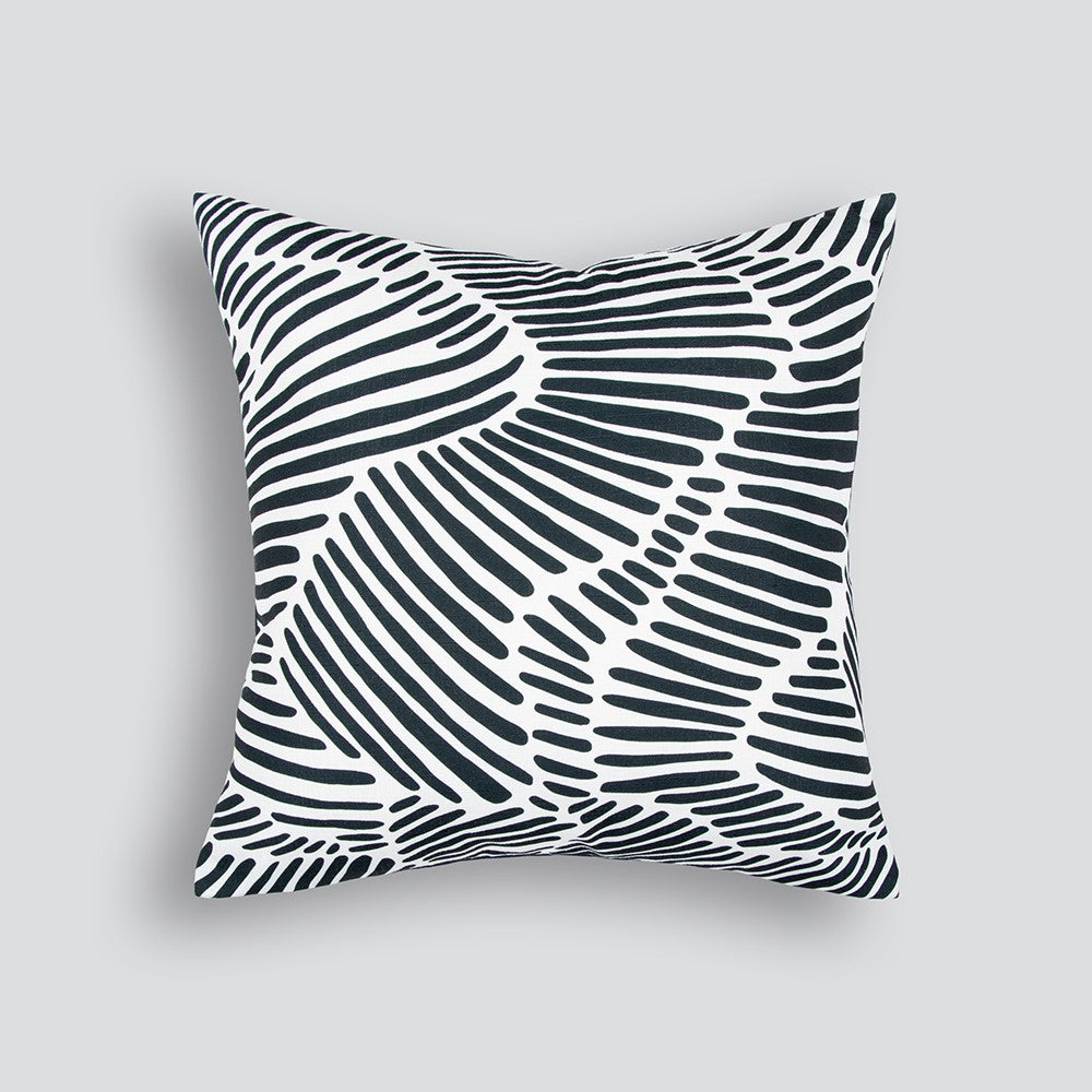 Contours Indoor/Outdoor Cushion - Black & White