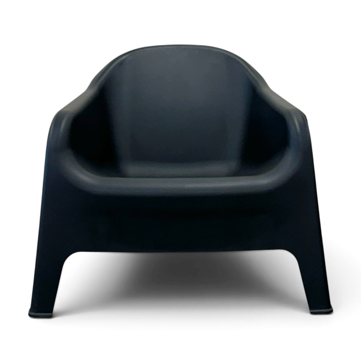 Wainui Outdoor Chair in Black front view